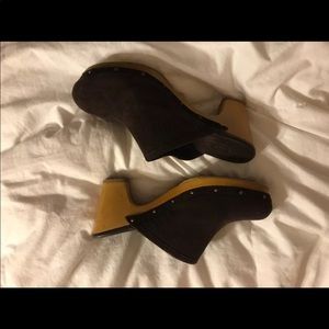 American Eagle Clog Heels